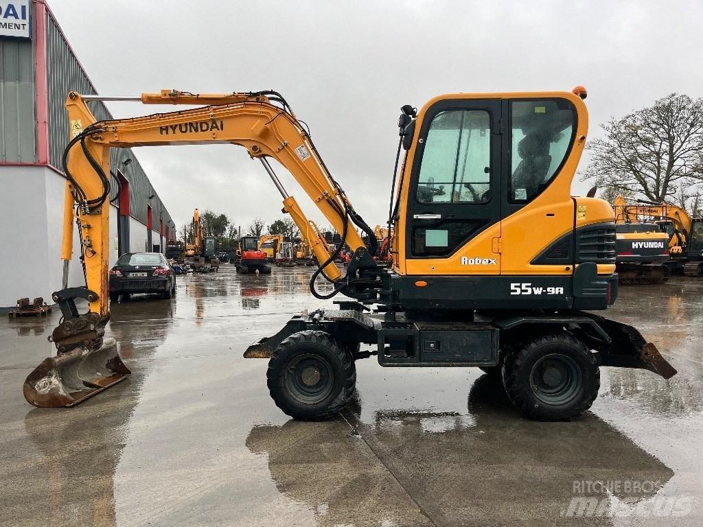 Hyundai R55W-9A Escavatori gommati