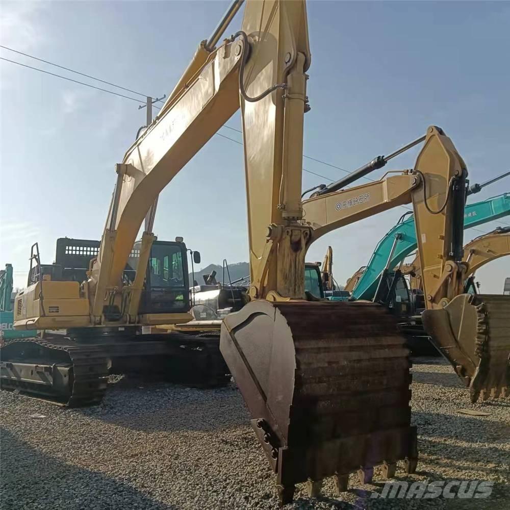 Komatsu PC450-8 Escavatori cingolati