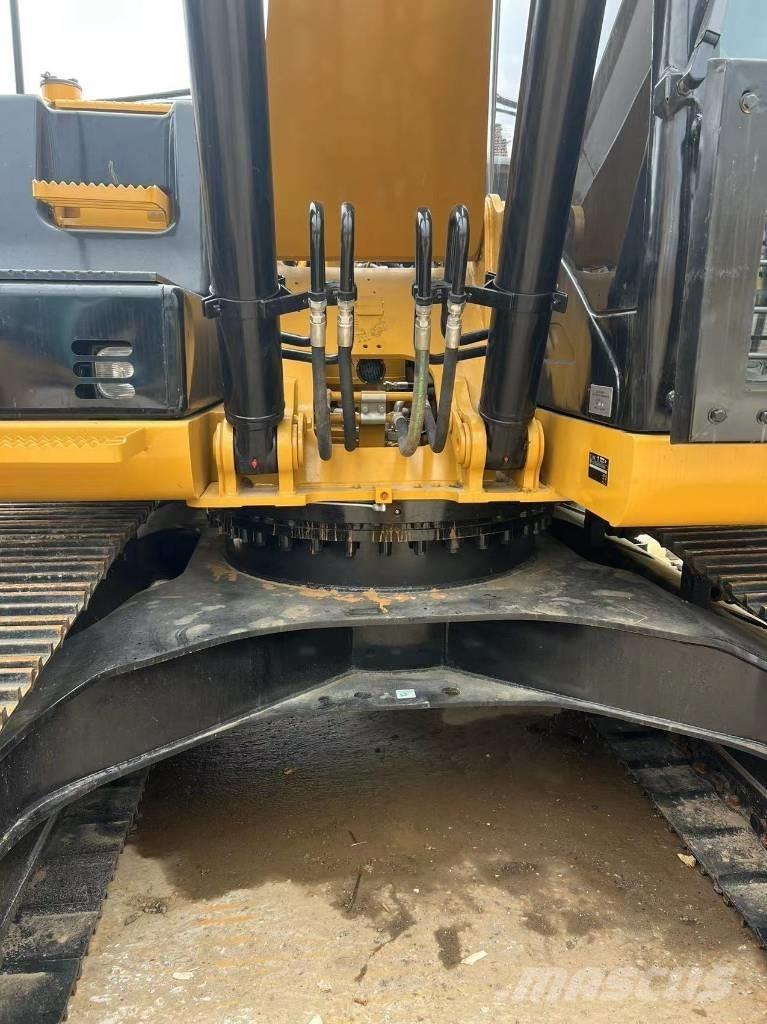 CAT 320 Escavatori cingolati