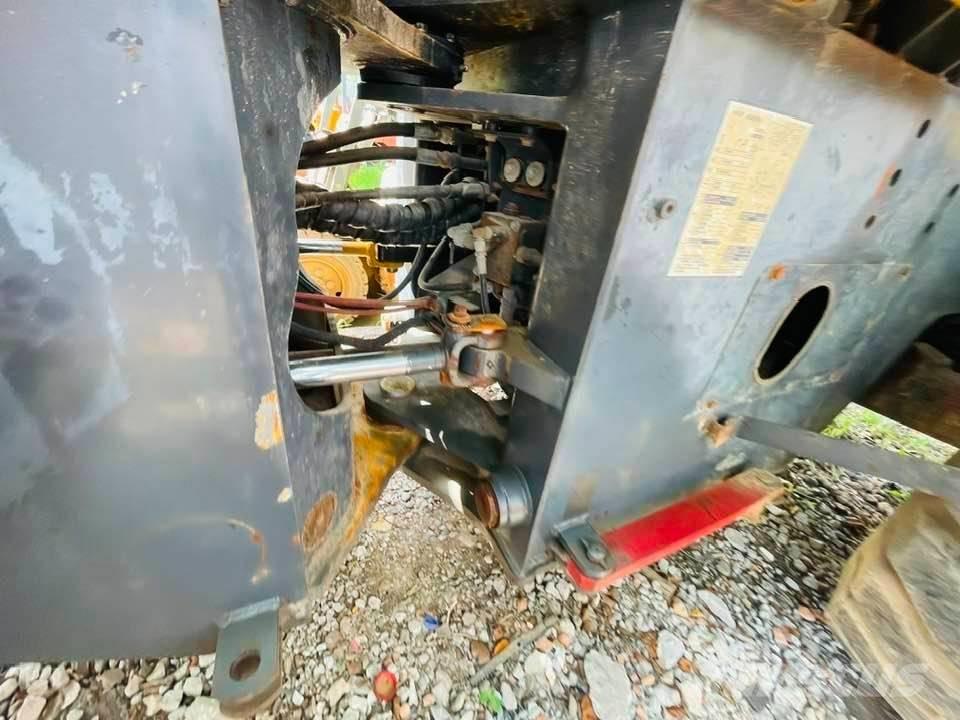 Komatsu WA320 Pale gommate