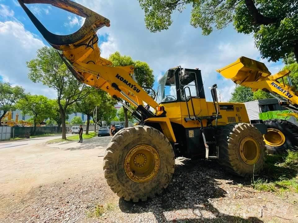 Komatsu WA320 Pale gommate