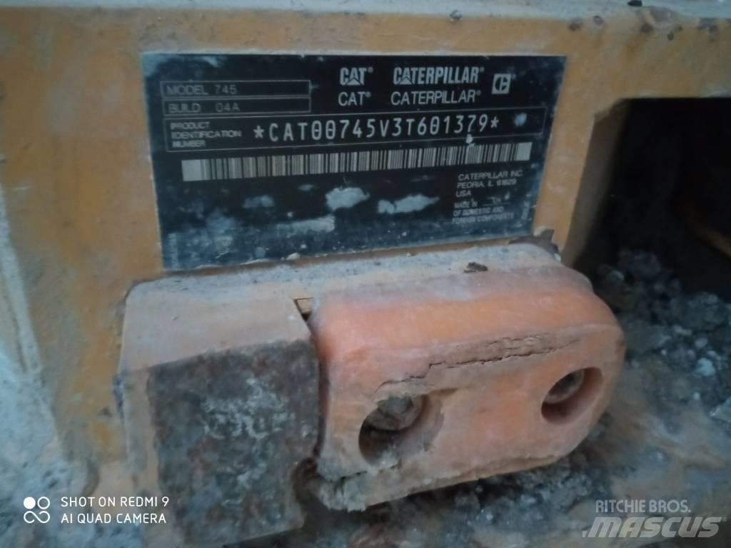 CAT 745 Dumpers articolati