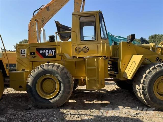 CAT 966 F Pale gommate
