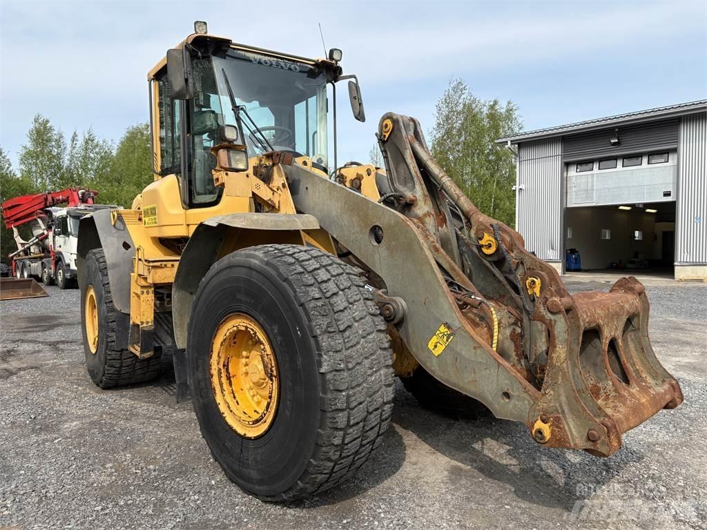 Volvo L120F Pale gommate