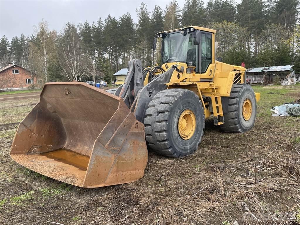 Volvo L220F Pale gommate