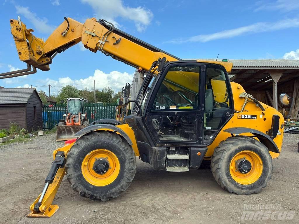 JCB 535-125 Pale gommate telescopiche