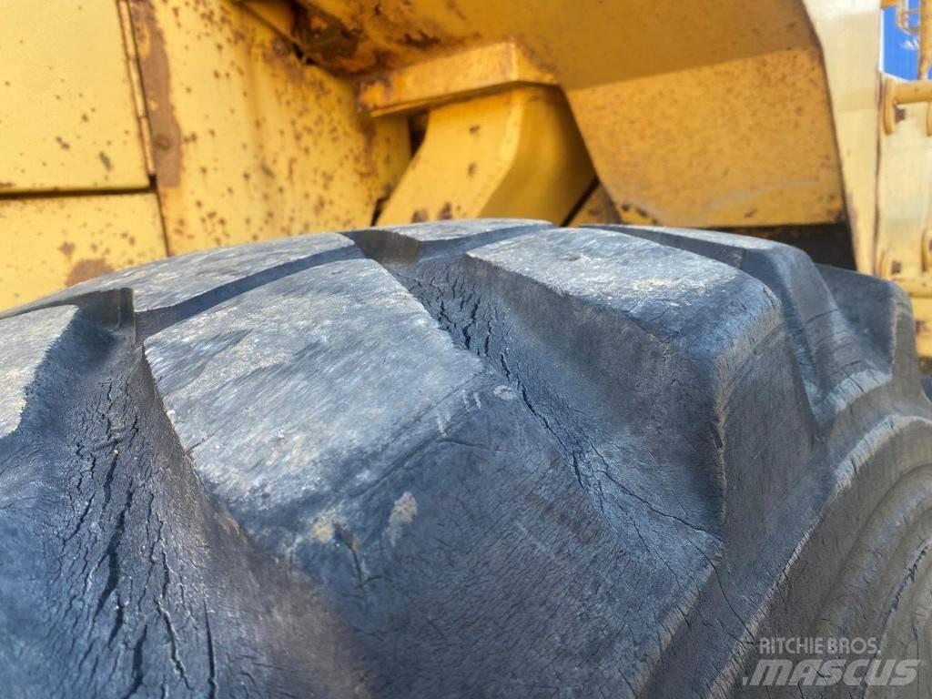 CAT 966E NVT Pale gommate