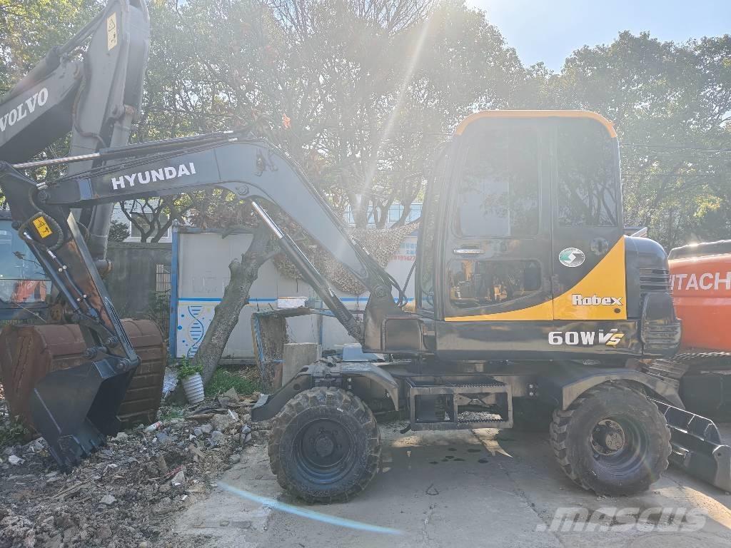 Hyundai 60 W VS Miniescavatori