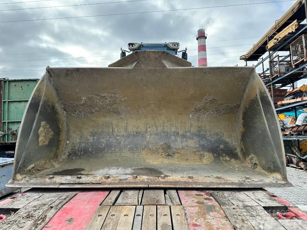 Liebherr L 566 Pale gommate