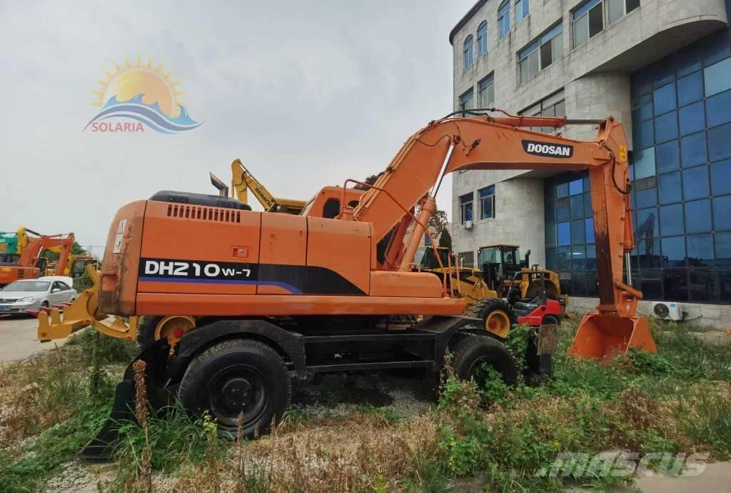 Doosan DH 210 W-7 Escavatori gommati