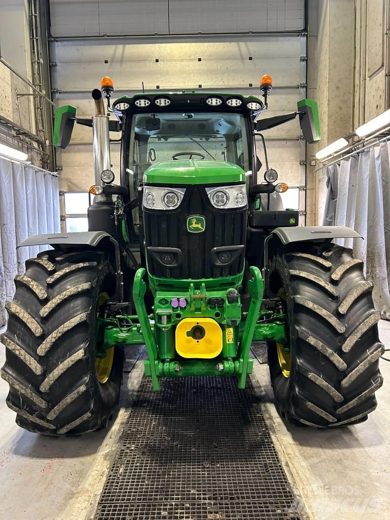 John Deere 6R 215 Trattori