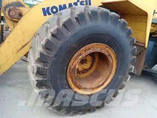 Komatsu WA 470-3 Pale gommate