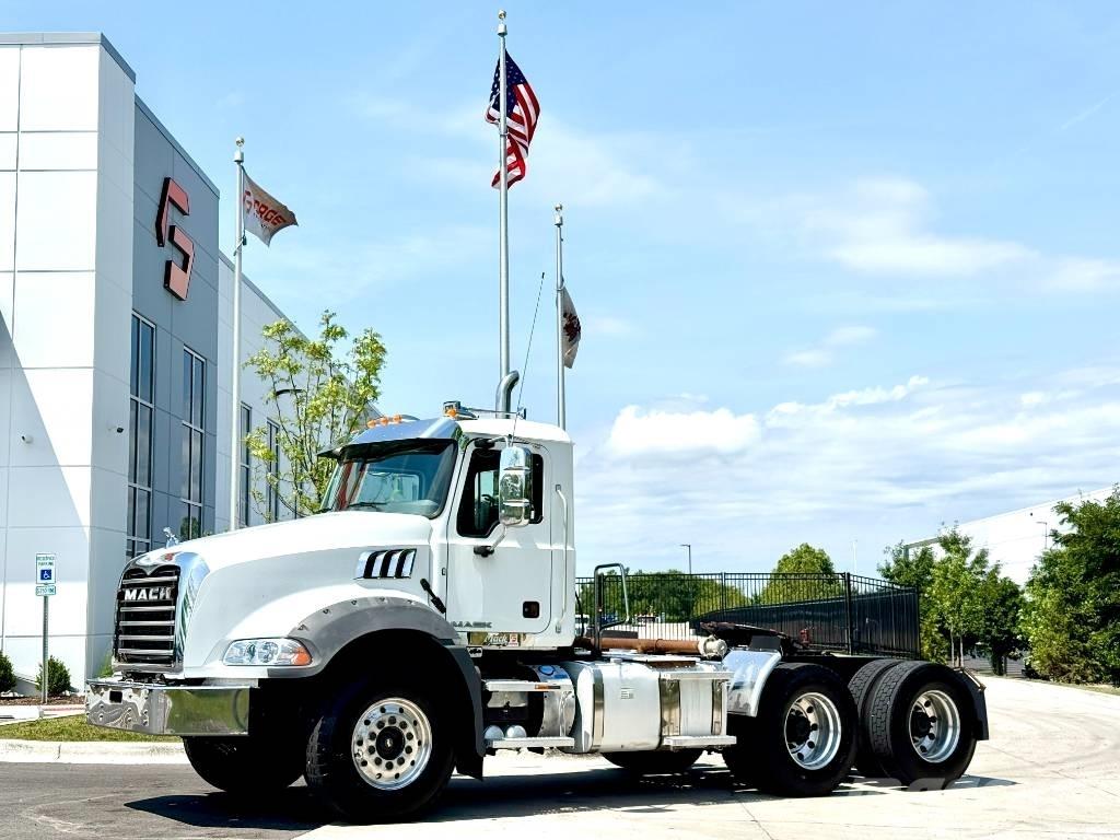 Mack GU 813 Motrici e Trattori Stradali