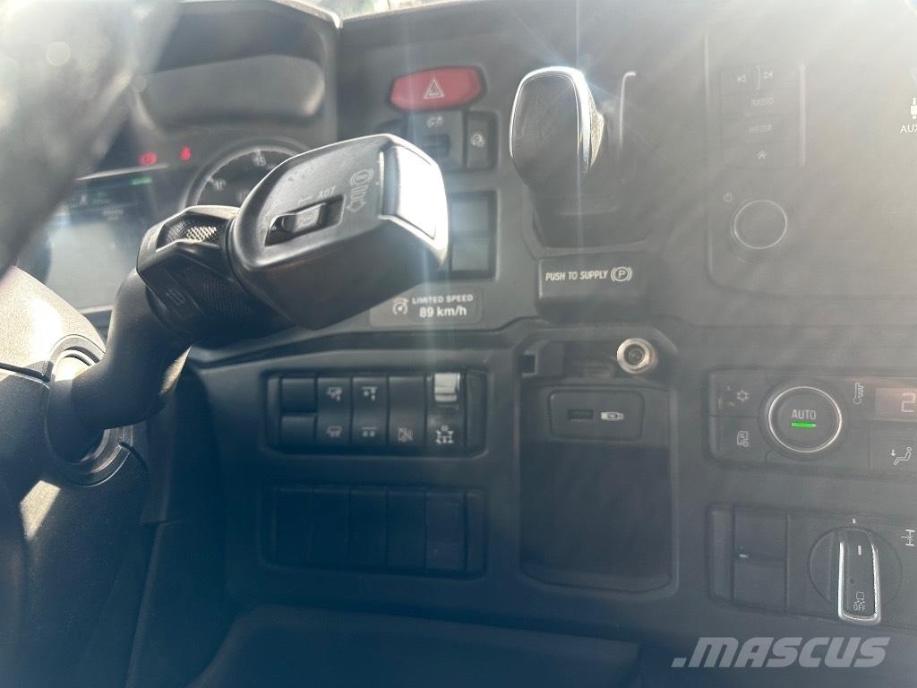 Scania P 370 6x2*4 Camion con gancio di sollevamento