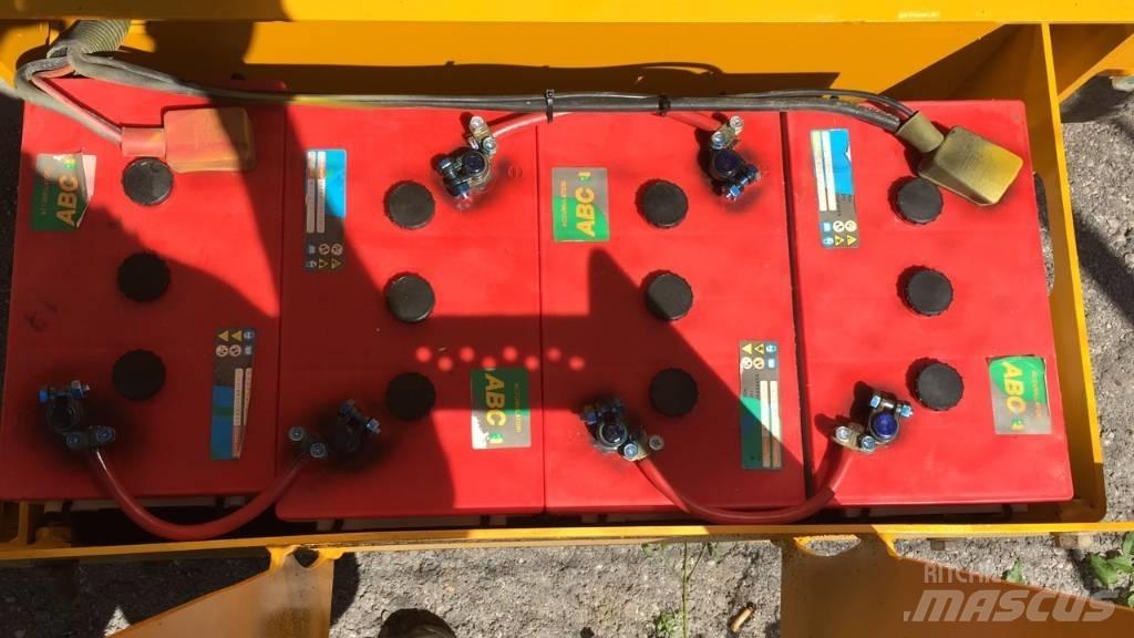 Haulotte Compact 10 Piattaforme a pantografo