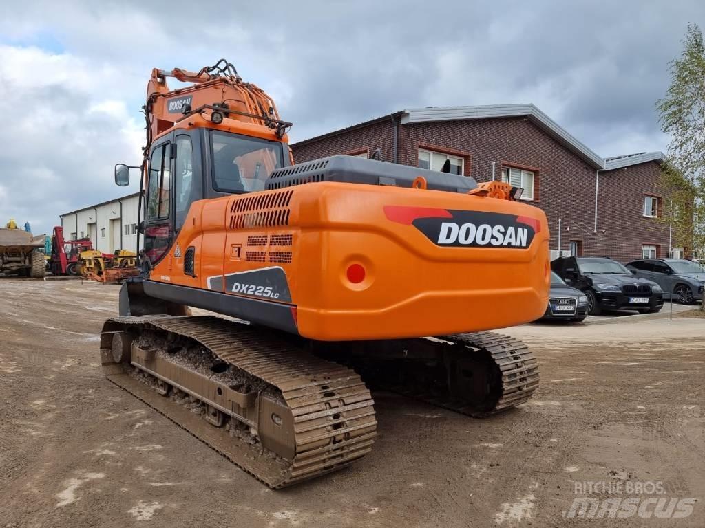 Doosan DX 225 LC-3 Escavatori cingolati