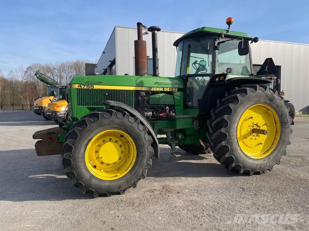 John Deere 4755 Trattori