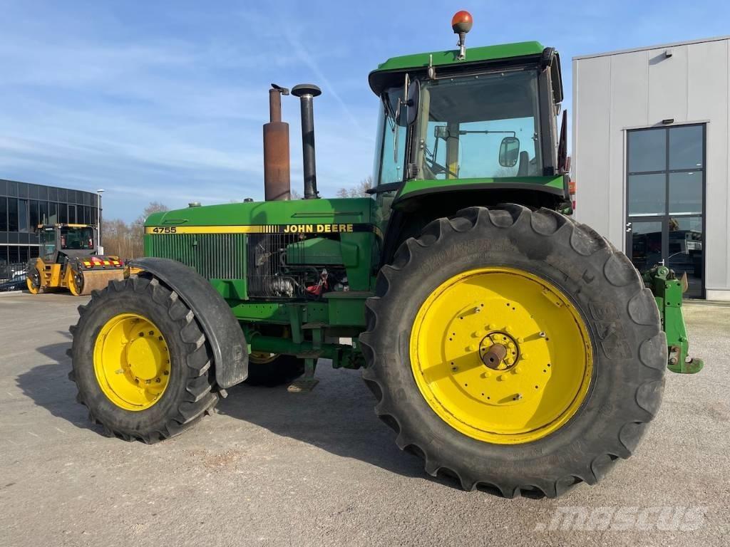 John Deere 4755 Trattori