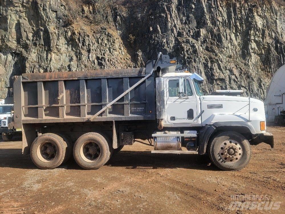 Mack CL 713 Camion ribaltabili