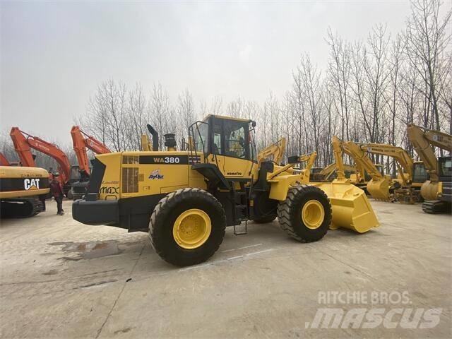Komatsu WA380 Pale gommate