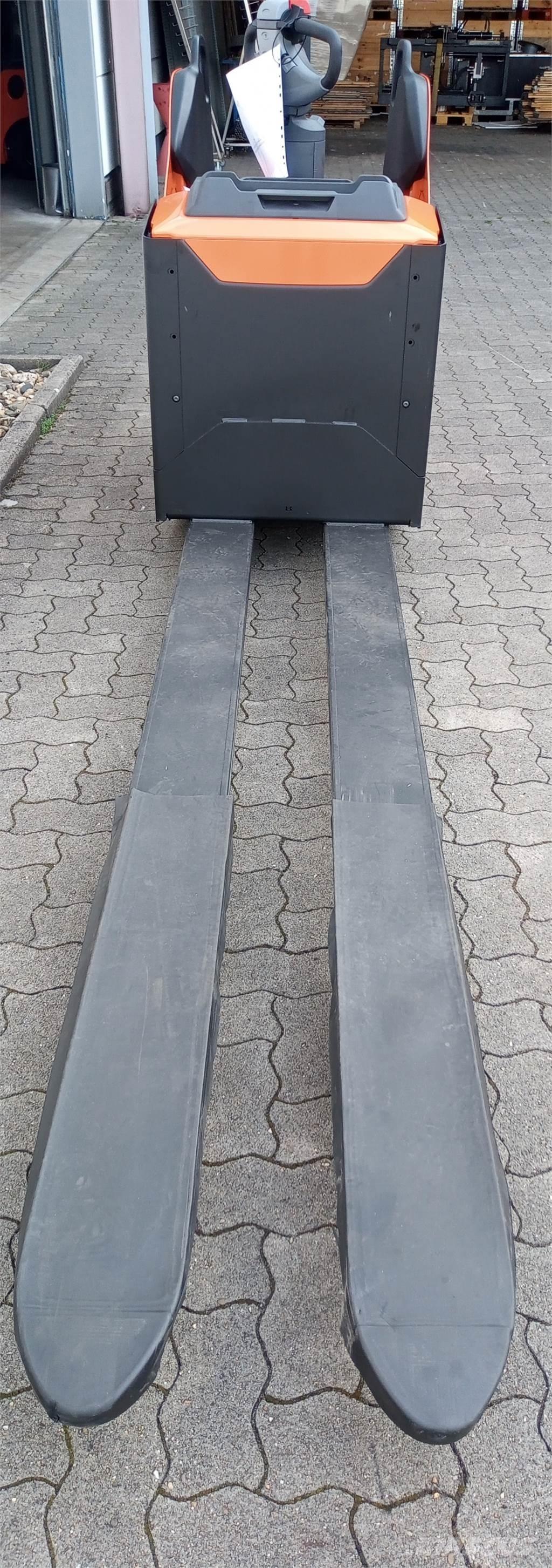 Toyota LPE 250 Transpallet manuale