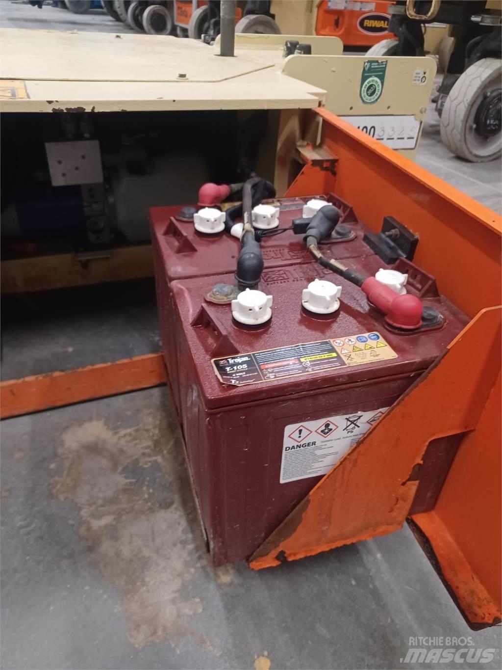 JLG 1230ES Piattaforme cingolate, Piattaforme a ragno e Montacarichi