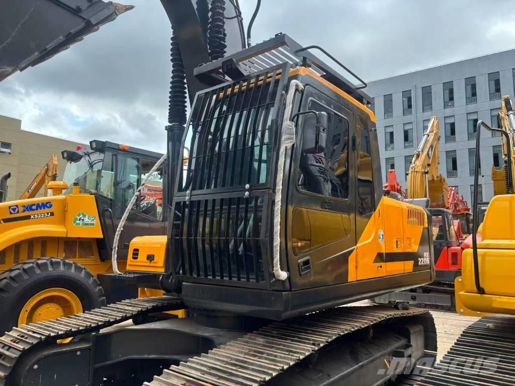 Hyundai HX 220 Escavatori cingolati