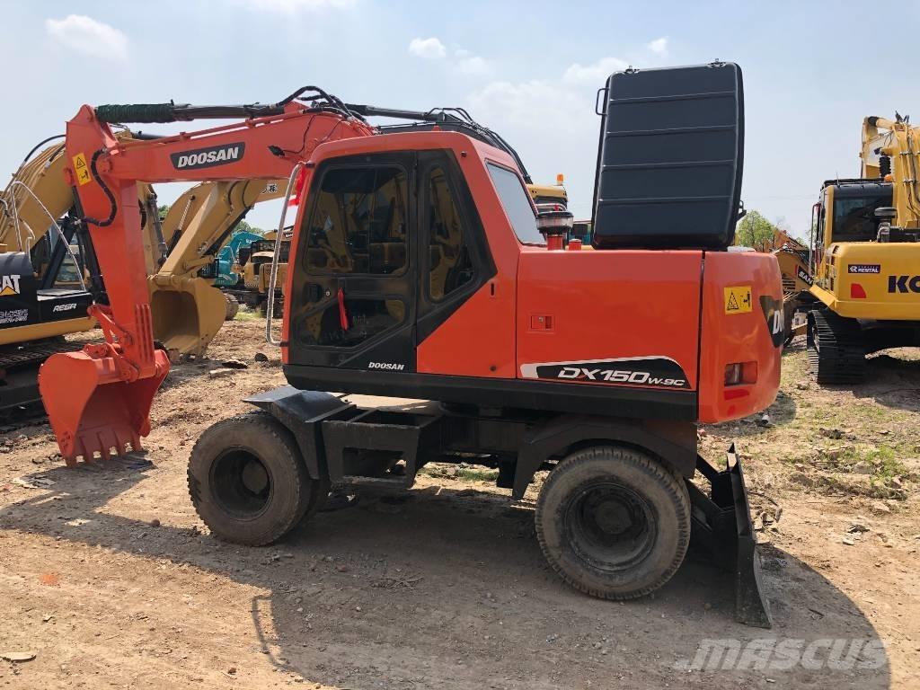 Doosan DX150W Escavatori cingolati