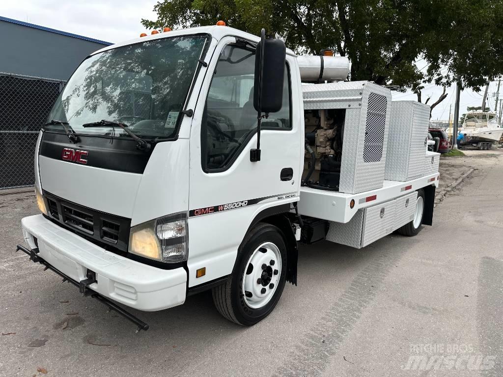 GMC W 5500 HD Camion autospurgo