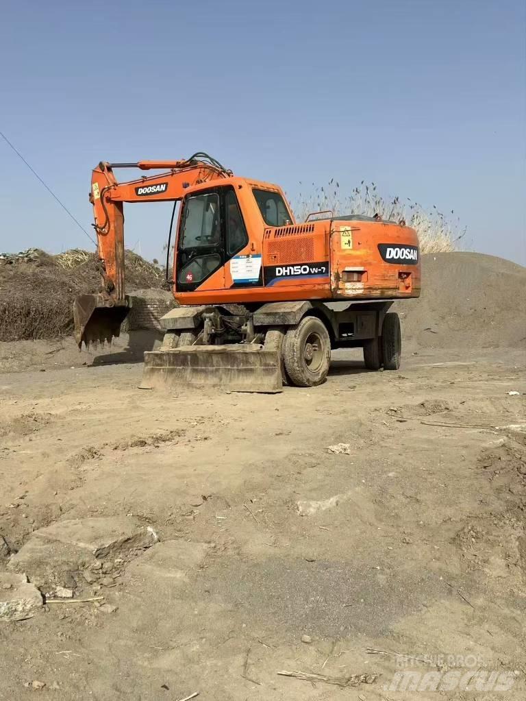 Doosan DH150 W-7 Escavatori gommati