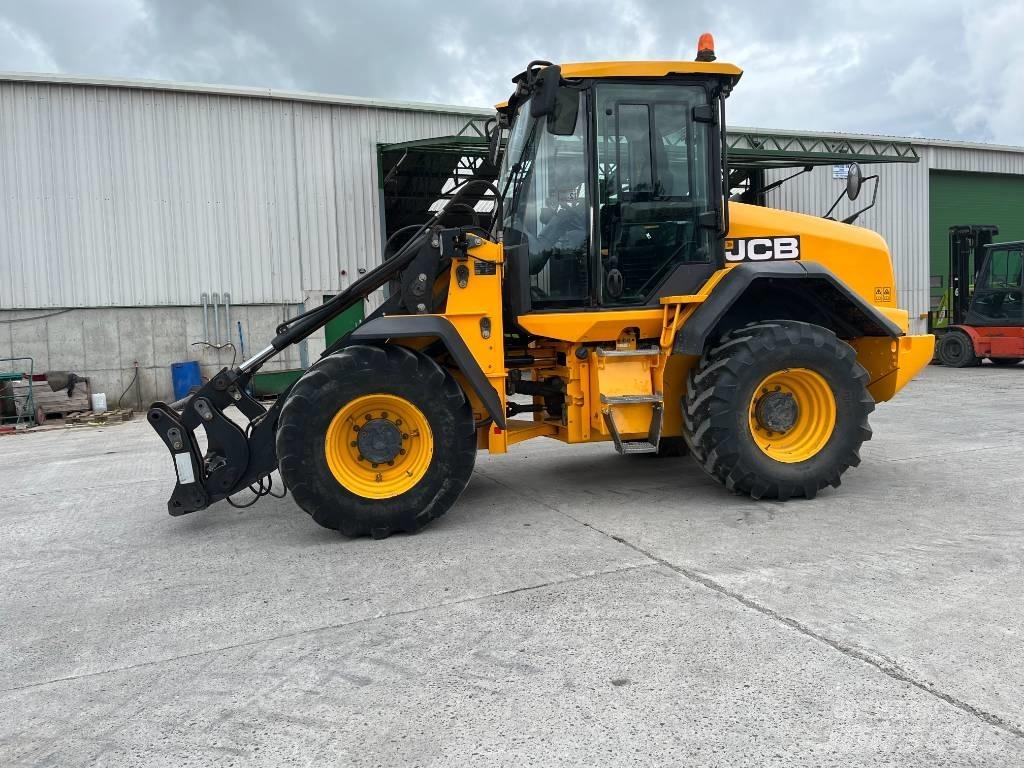 JCB 413 S Pale gommate