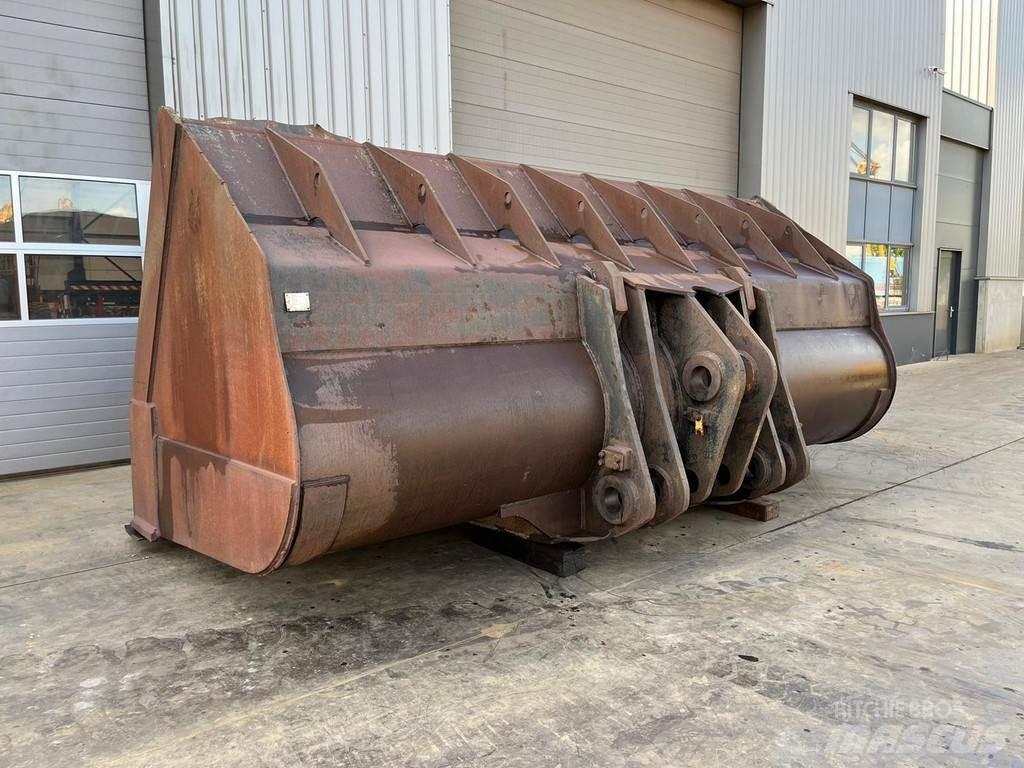 CAT 990 Bucket Benne