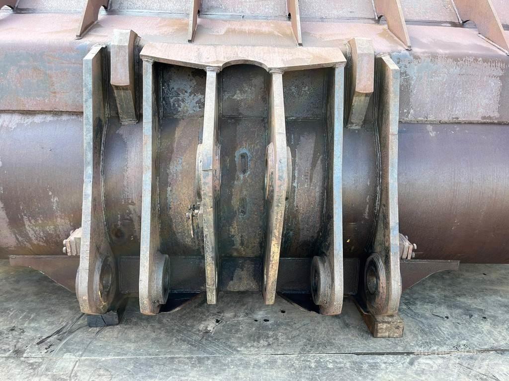 CAT 990 Bucket Benne