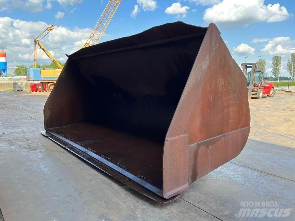 CAT 990 Bucket Benne