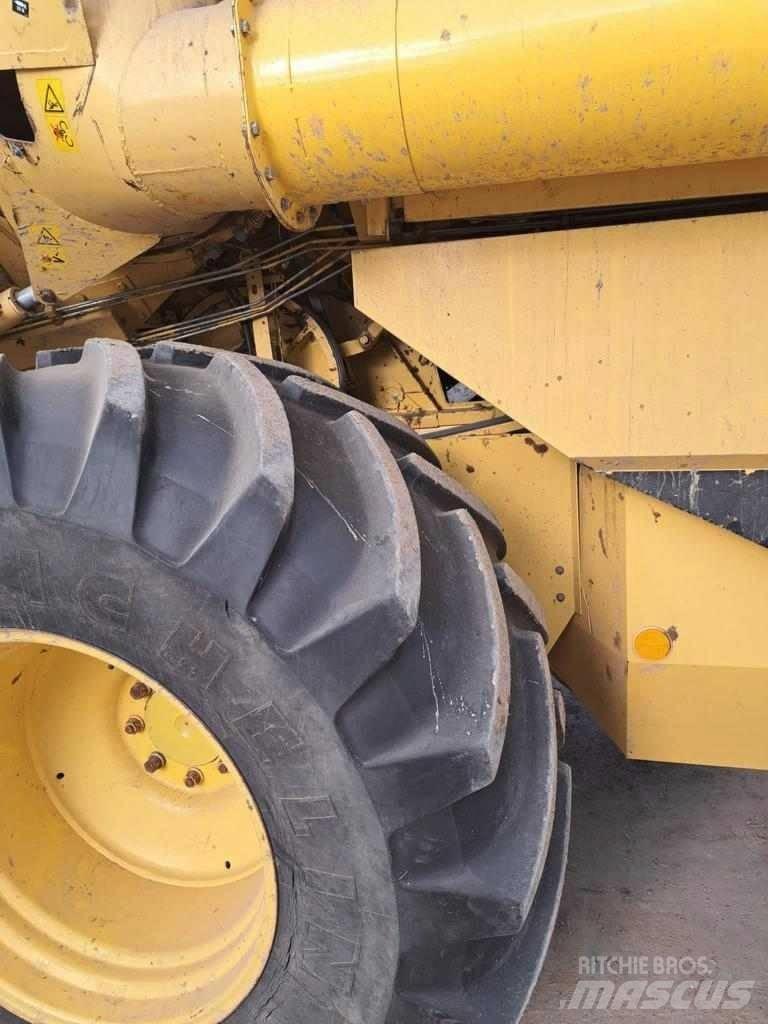 New Holland TX 66 Mietitrebbiatrici