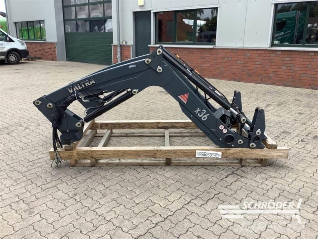 Valtra X36 DM Pale frontali e scavatori