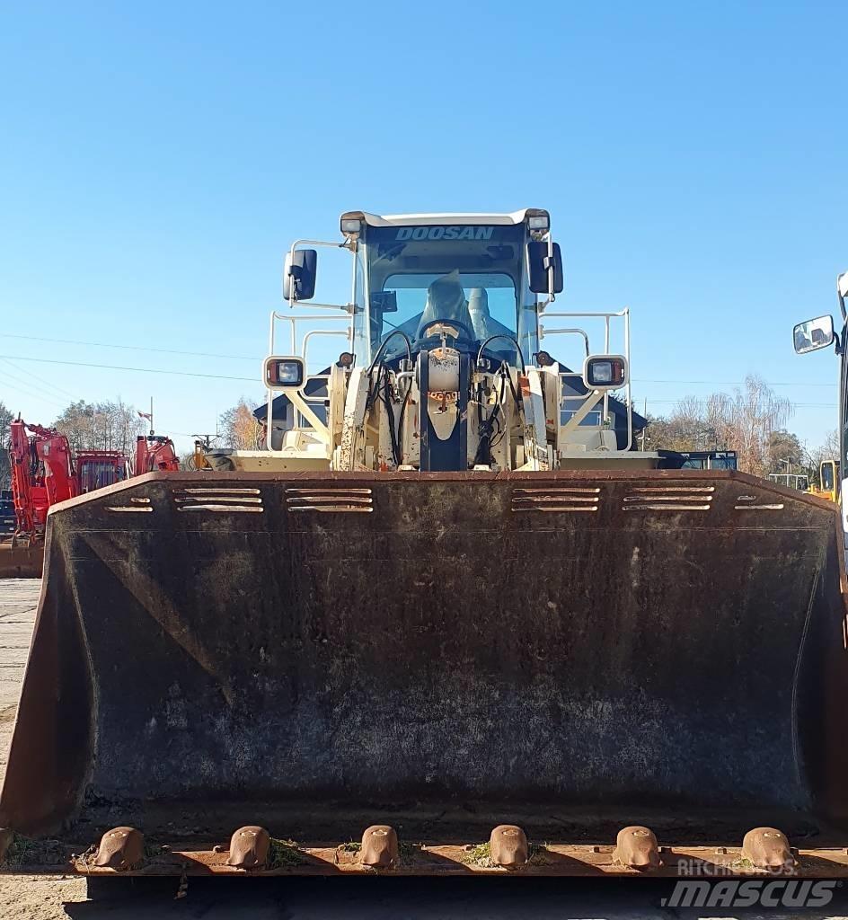 Doosan DL 550-5 Pale gommate