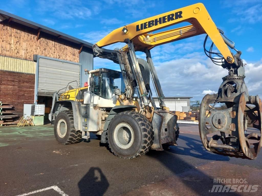  lLIEBHERR 580 Caricatronchi con base su rimorchio