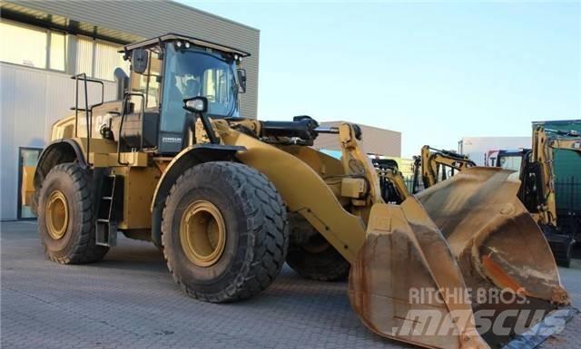 CAT 966M Pale gommate
