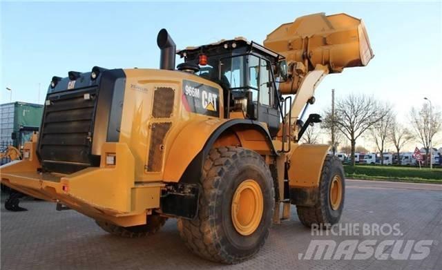 CAT 966M Pale gommate