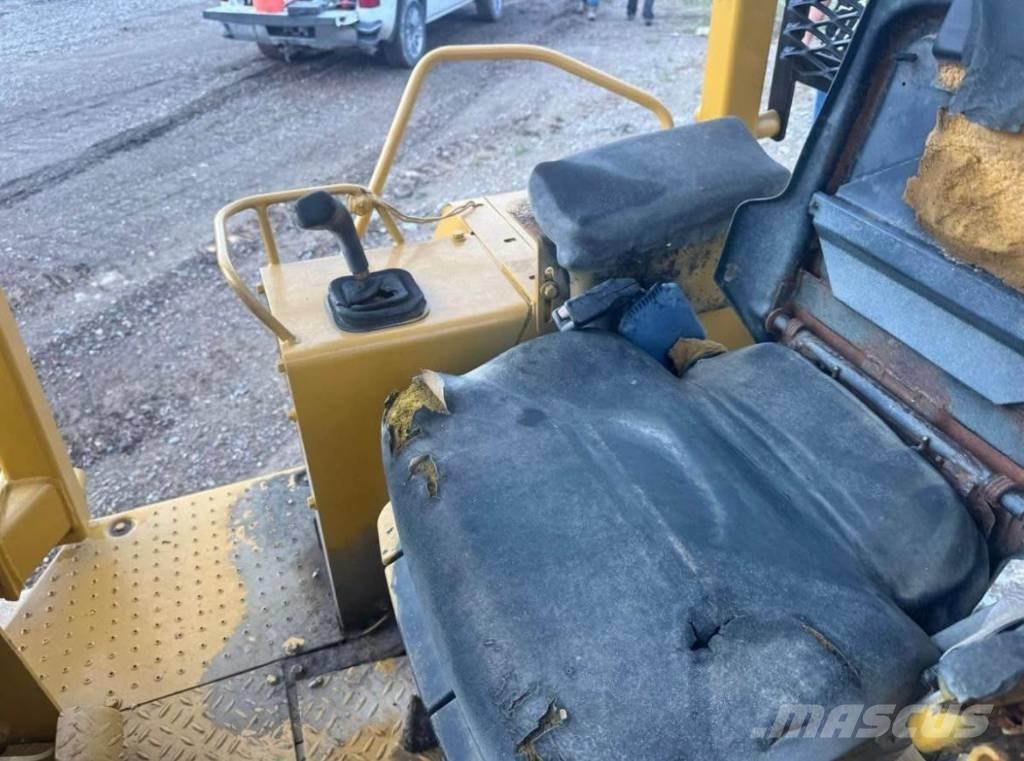 CAT D4C3 Dozer cingolati