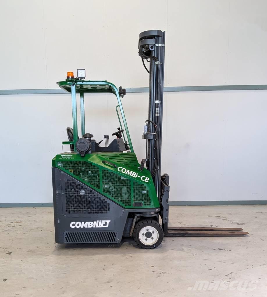 Combilift CB 3000 Carrello elevatore retrattile a 4 vie