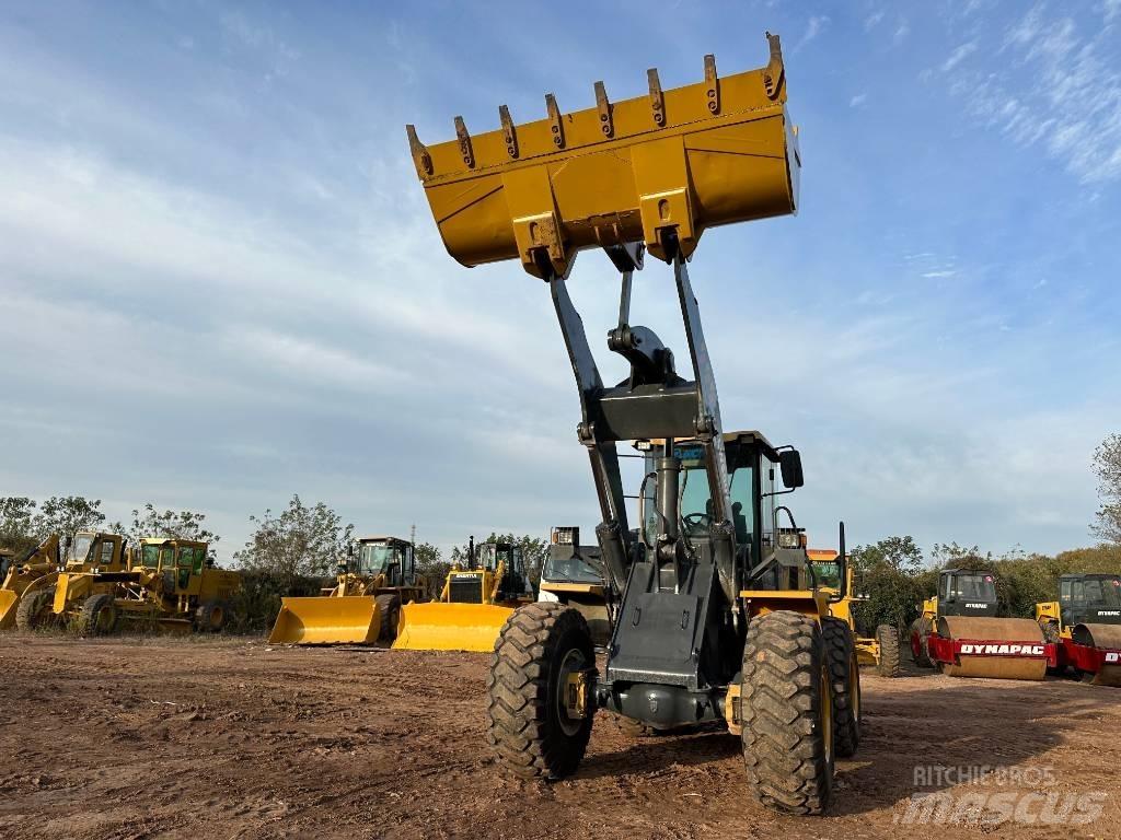 XCMG LW 500 F Pale gommate