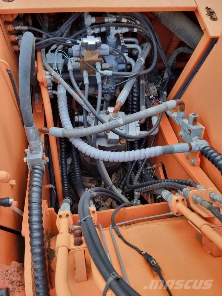 Doosan DX 210 W Escavatori gommati