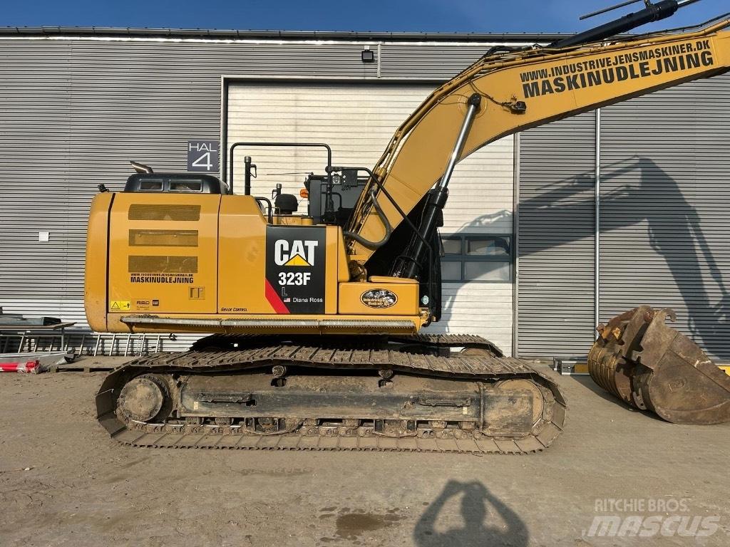 CAT 323 F L Escavatori cingolati