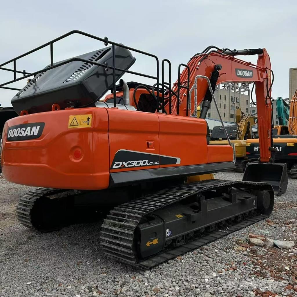Doosan 300LC-9C Escavatori cingolati