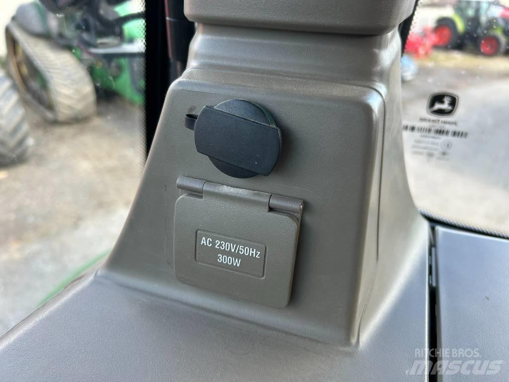 John Deere 8RX410 Trattori