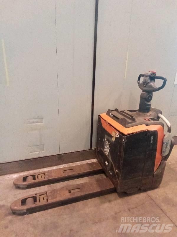 BT LPE 200 Carrelli elevatori bassi a piattaforma