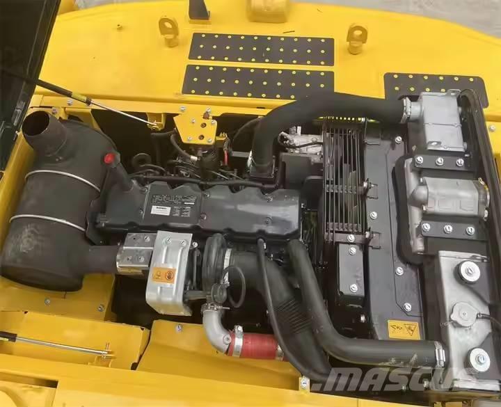 Komatsu PC220-8 Escavatori cingolati