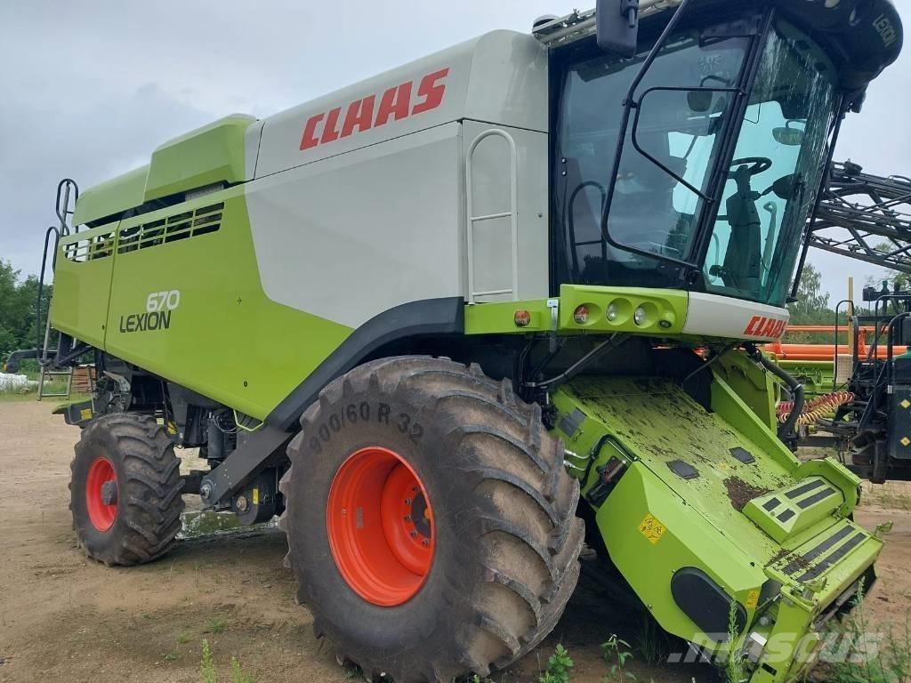 CLAAS Lexion 670 Mietitrebbiatrici
